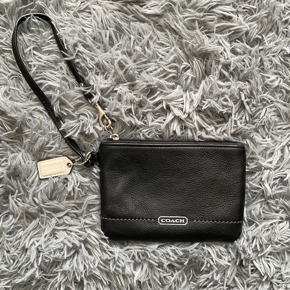 Coach Black Leather wristlet Wallet Perfect Conditon